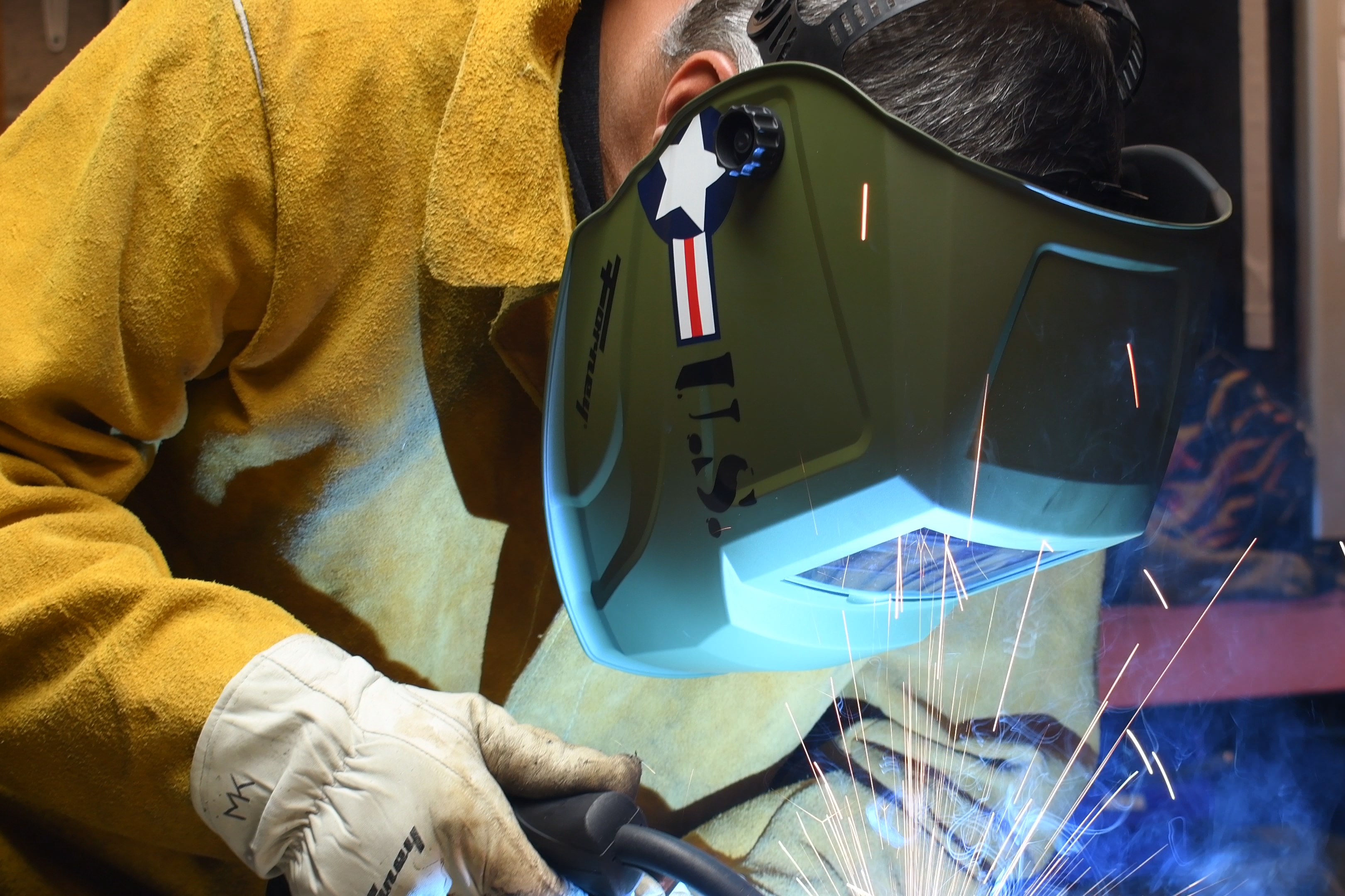How To Select The Right Welding Helmet